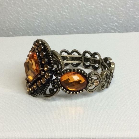 Vintage Gold Rhinestone Bracelet - Picture 4 of 9